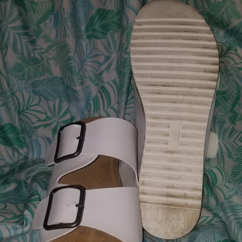 Sandals - Picture 5 of 5